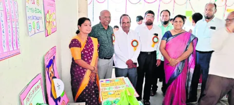 పరిసరాలను శుభ్రంగా ఉంచాలి
