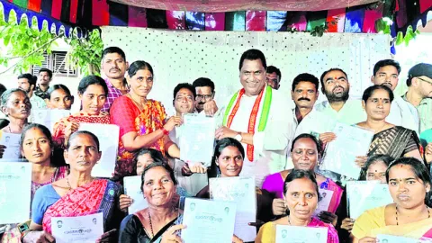 ● మంత్రి అడ్లూరి లక్ష్మణ్‌కుమార్‌ ● లబ్ధిదారులకు ప్రొసీ