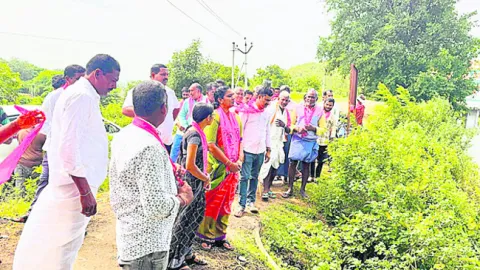 ● జెడ్పీ మాజీ చైర్‌పర్సన్‌ దావ వసంత
