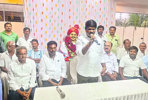 తాటాకు చప్పుళ్లకు బెదిరేది లేదు