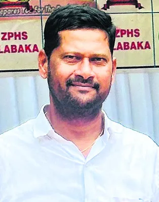ఉత్తమ టీచర్‌గా సత్యనారాయణ
