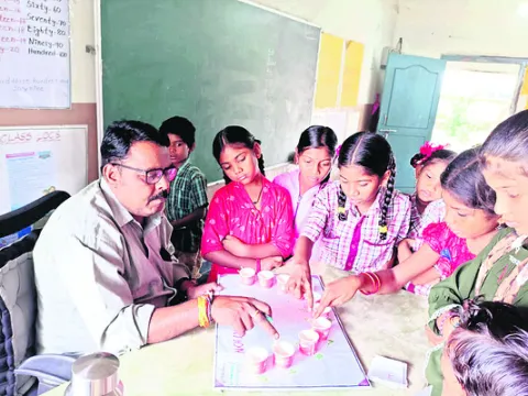● వినూత్నంగా బోధన..