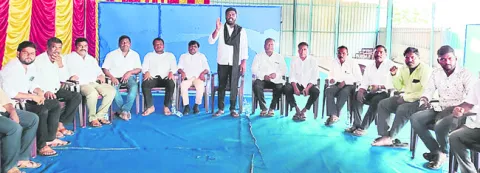 దివ్యాంగుల హామీలు అమలు చేయాలి 