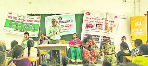 ఆడపిల్లను ఎదగనిద్దాం.. చదవనిద్దాం