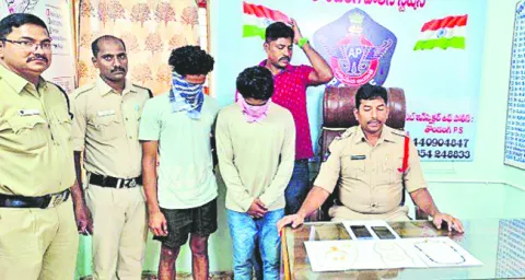 చోరీ కేసులో ఇద్దరి అరెస్టు 