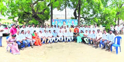 రైతుల కళ్లలో వెలుగులు నింపాలి 