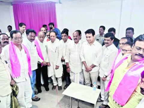కాంగ్రెస్‌ నుంచి బీఆర్‌ఎస్‌లో చేరిక 