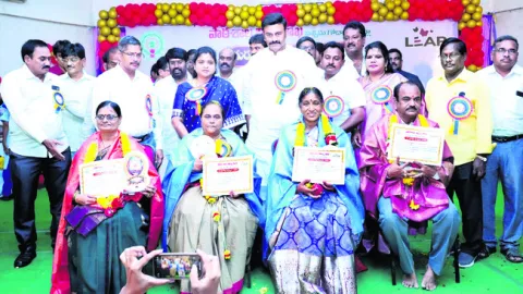ఉపాధ్యాయుల పాత్ర కీలకం 