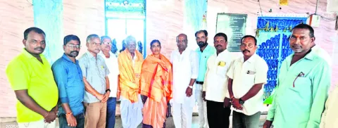 కార్మికుల సమస్యలను ప్రభుత్వం దృష్టికి తీసుకెళ్తా 