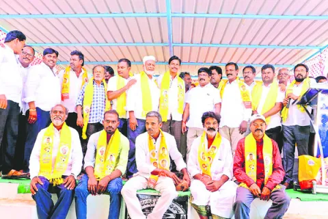 ఎమ్మెల్యేగారూ.. మీకిది తగునా.? 