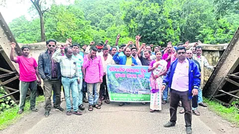 కొలాబ్‌ నదిపై వంతెన నిర్మించాలి