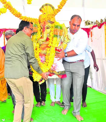కలెక్టరేట్‌ వినాయకుడి నిమజ్జనం