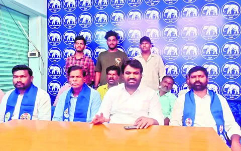 కమీషన్ల కోసమే ప్రైవేటుకు వైద్య కళాశాలలు 
