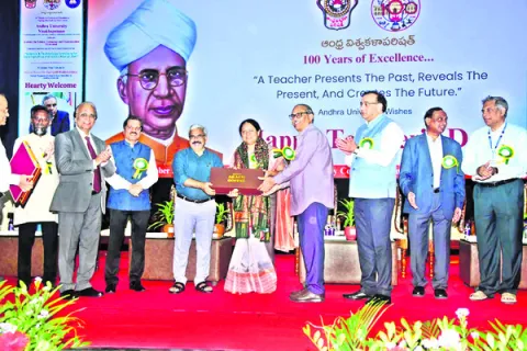 నూతన విద్యావిధానంతోనే వికసిత భారత్‌