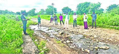 సమస్యలు పరిష్కరించాలి

