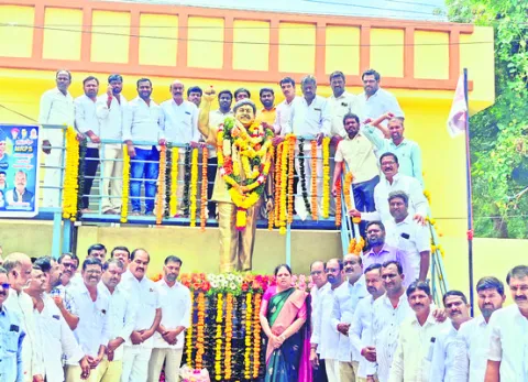 జిట్టా బాలకృష్ణారెడ్డికి నివాళి