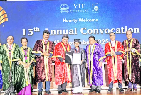 యువత స్వశక్తితో ఎదగాలి 