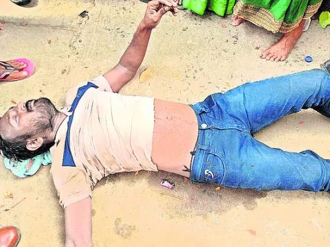 కాలువలో పడి వ్యక్తి మృతి 
