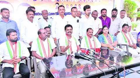 కోమటిరెడ్డిని విమర్శిస్తే  సహించం
