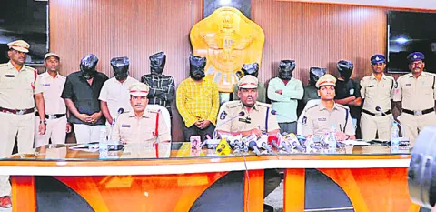 మాచర్ల దోపిడీ కేసు ఛేదన 