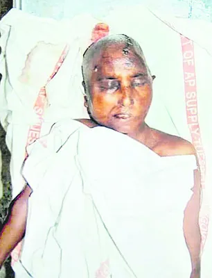 పింఛన్‌ కోసం వెళ్తుంటే ప్రాణమే పోయింది 