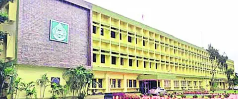 గవర్నర్‌ను కలిసిన వైమానిక కమాండింగ్‌–ఇన్‌–చీఫ్‌
