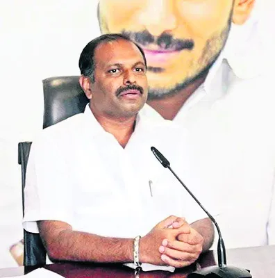 ప్రభుత్వ మెడికల్‌ కళాశాలల ప్రైవేటీకరణ దుర్మార్గం 