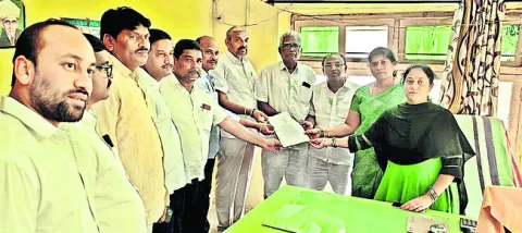 తోటపల్లి నీరందేలా చూడండి 