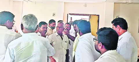 మండల సర్వసభ్య సమావేశం రసాభాస 