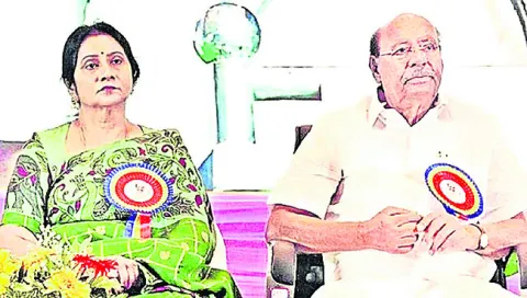 రంగంలోకి శ్రీగాంధీ