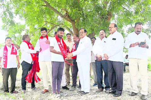కనీస వేతనాలు అమలు చేయాలి