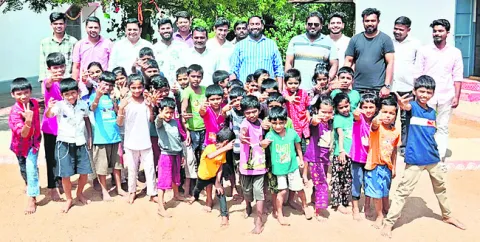 అనాథాశ్రమంలో మిలాద్‌ ఉన్‌ నబీ వేడుకలు