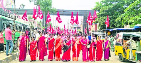 సీఎం, పీఎం మోసపూరిత విధానాలతో ప్రజలకు నష్టం 