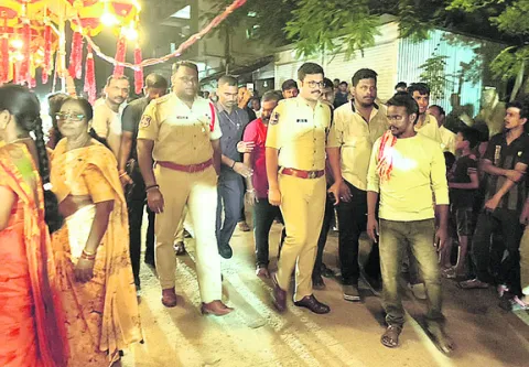 పకడ్బందీ చర్యలు.. ప్రశాంత నిమజ్జనం