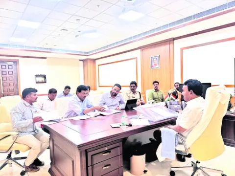 సీఎంఆర్‌ అప్పగించకుంటే కఠిన చర్యలు 
