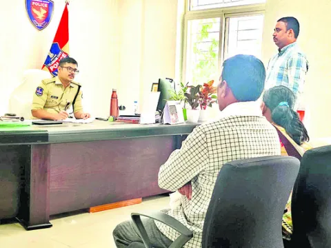 బాధితులకు సత్వర న్యాయం అందించాలి