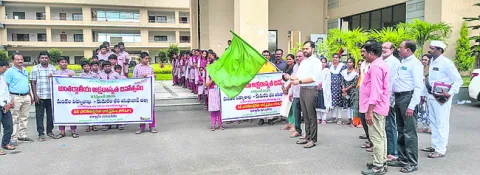 విద్య ప్రాముఖ్యతపై అవగాహన అవసరం