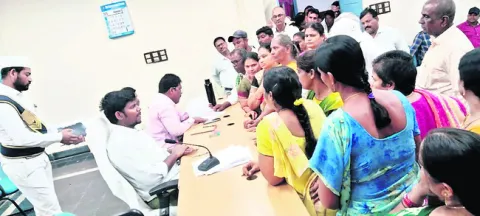 దర్బార్‌ సమస్యలకు సత్వర పరిష్కారం