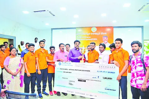 రాష్ట్రస్థాయి పోటీల్లో జె.పంగులూరు విద్యార్థుల ప్రతిభ 
