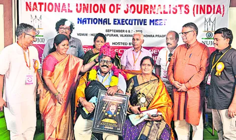సింహాద్రికి జీవిత సాఫల్య పురస్కారం 