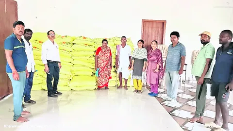 రైతులు ఇబ్బంది పడొద్దని అదనపు కౌంటర్లు
