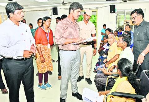 గ్రీవెన్స్‌డేలో 383 వినతులు