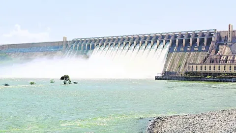 సాగర్‌కు కొనసాగుతున్న వరద
