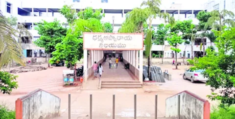 శ్రీవారి ఆలయంలో దొడ్డిదారిన గదులు అద్దెకు 