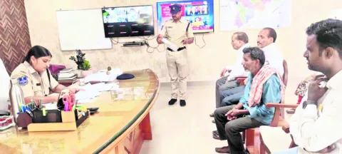 కేసులు సకాలంలో పరిష్కరించాలి: ఎస్పీ 