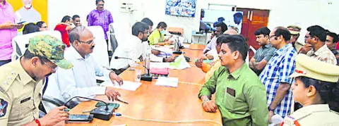 యూరియాపై ఇంత నిర్లక్ష్యమా?