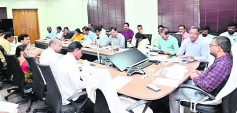 బయోమెట్రిక్‌ హాజరు విధానం తప్పనిసరి 
