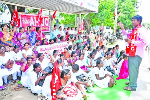 ఏఎన్‌ఎంలపై పని  ఒత్తిడి తగ్గించాలి
