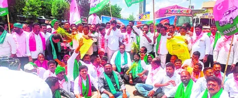 రైతులను గోసపెడుతున్న కాంగ్రెస్‌ ప్రభుత్వం