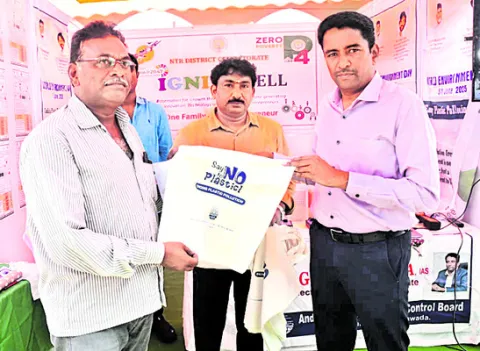 కాలుష్య రహిత జిల్లా కోసం కృషి చేయాలి